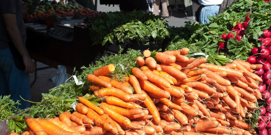 Why Shopping at Farmers Markets Matters